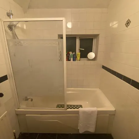 Cosy City Centre Guest Room Shared Home Galway Exterior foto
